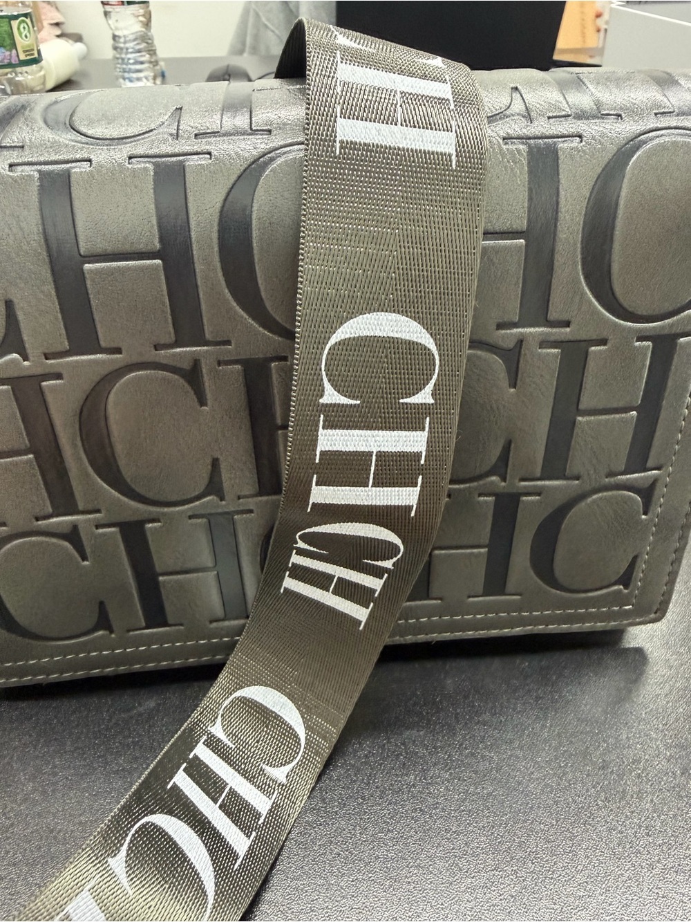 Handbags - Picture 2 of 6